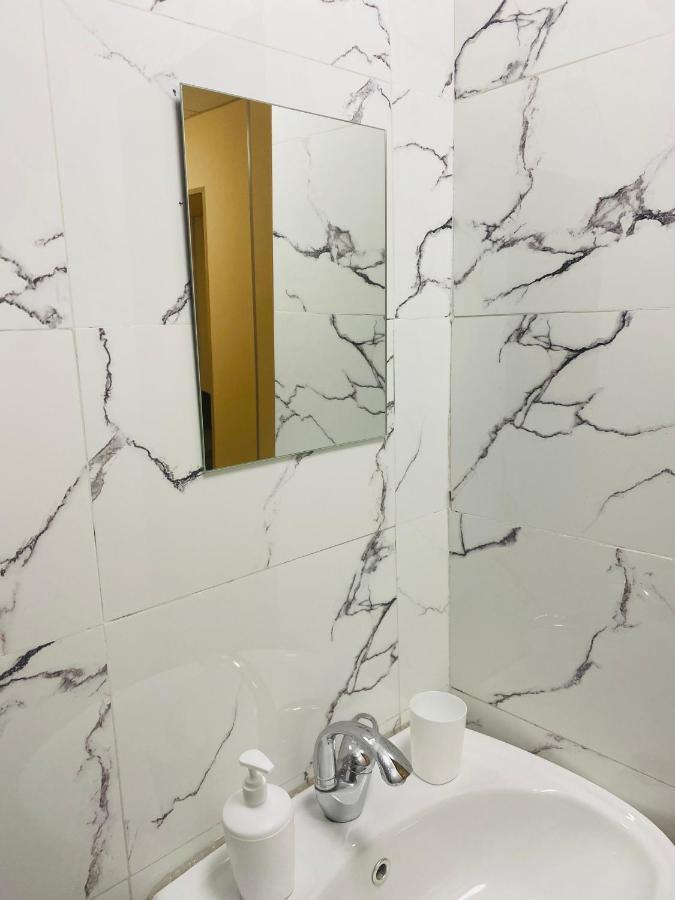 Like Home Rooms Almaty Bagian luar foto